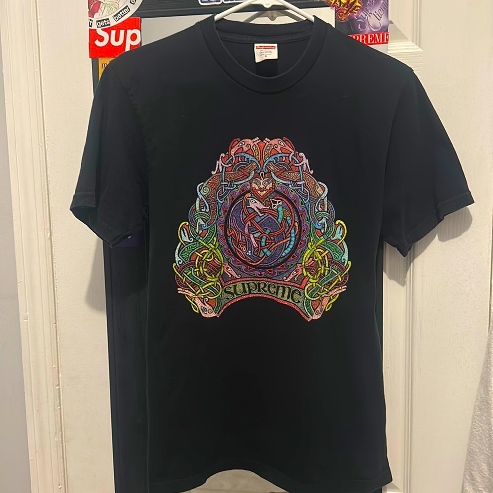 Supreme tee